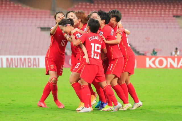 女足夺冠历程：低开高走渐入佳境 3度逆转两度绝杀